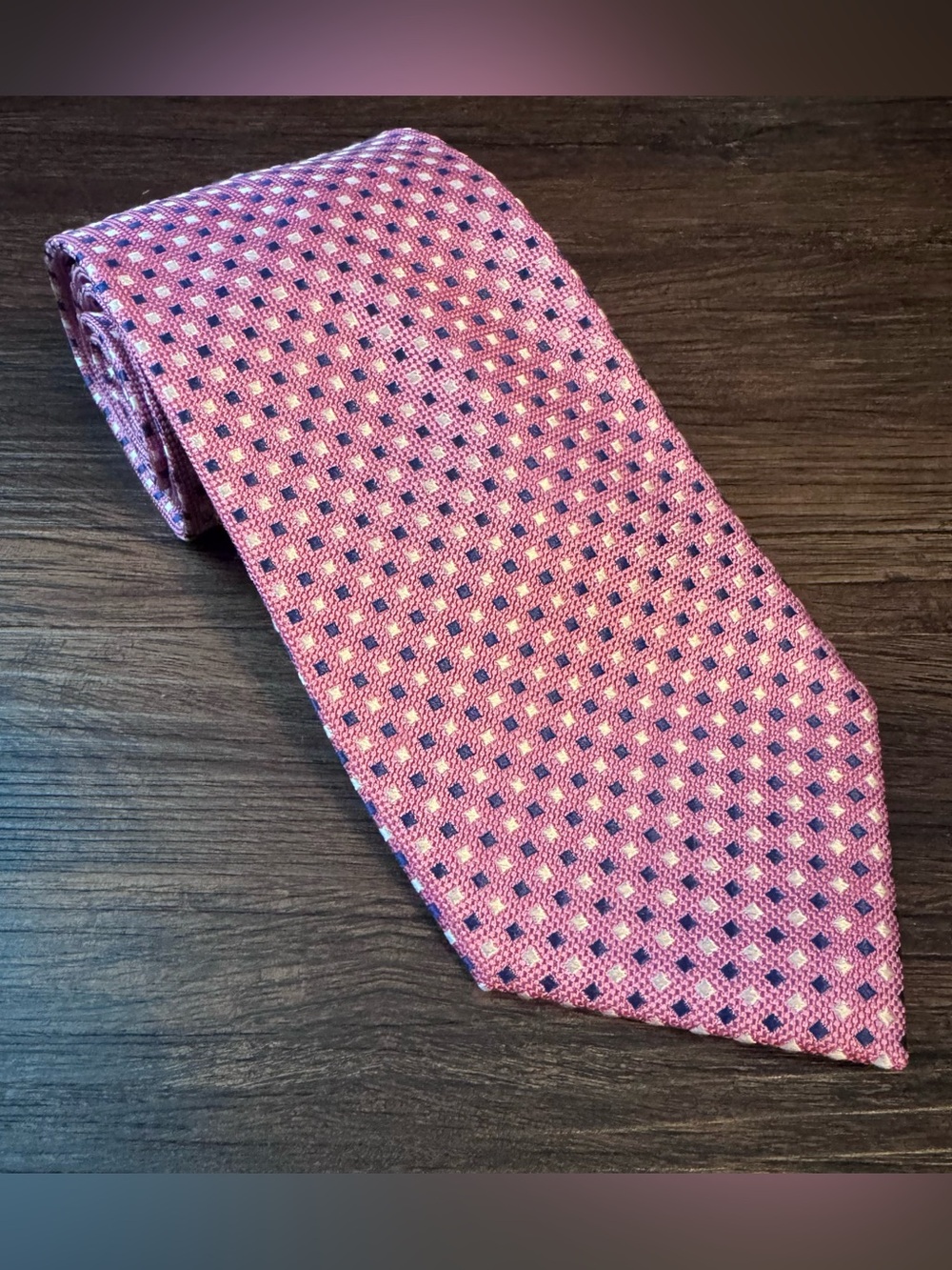 Jos A Bank Neck Tie Men’s Executive Collection Silk Geometric Diamond Pink